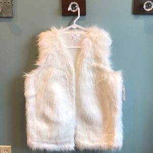 Women’s Faux Fur Vest